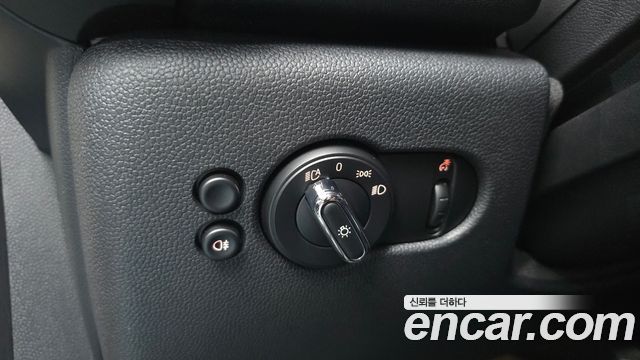 MINI Cooper S 5Door Classic Launch Pack Third Generation 2022 — фото 18