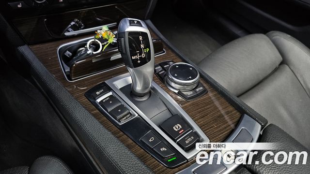 BMW 7 Series (F01) 740i 2014 — фото 9