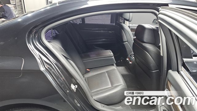 BMW 7 Series (F01) 740i 2014 — фото 11