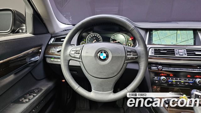 BMW 7 Series (F01) 740i 2014 — фото 13