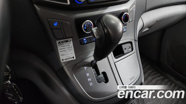 Hyundai Grand Starex Van 3-Seater Smart 2021 — фото 9