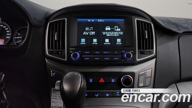 Hyundai Grand Starex Van 3-Seater Smart 2021 — фото 16