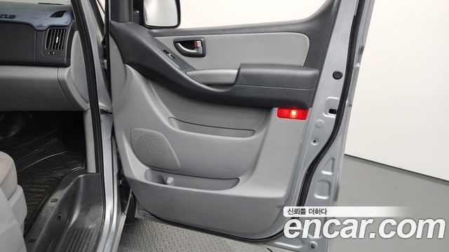Hyundai Grand Starex Van 3-Seater Smart 2021 — фото 30