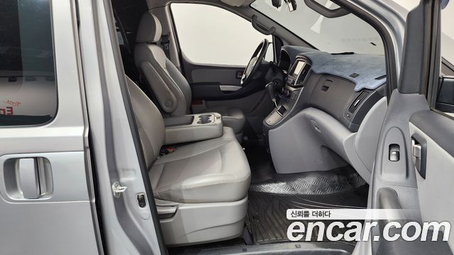 Hyundai Grand Starex Van 3-Seater Smart 2021 — фото 32