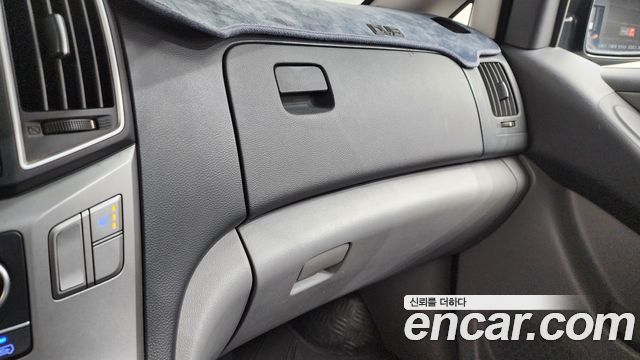 Hyundai Grand Starex Van 3-Seater Smart 2021 — фото 33