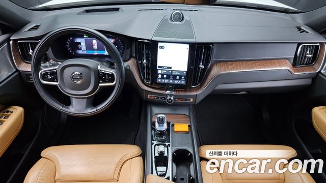 Volvo XC60 (II) B6 Inscirtion 2022 — фото 7