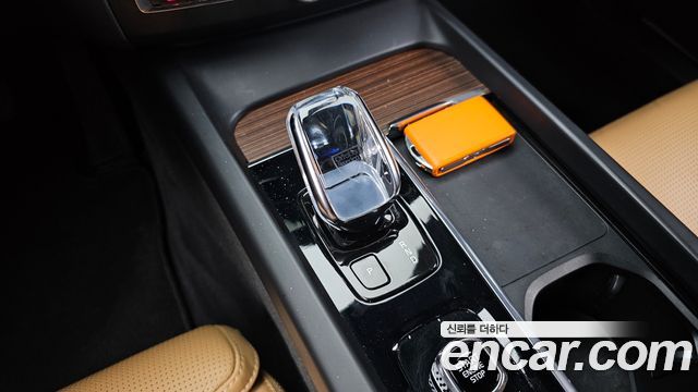 Volvo XC60 (II) B6 Inscirtion 2022 — фото 9
