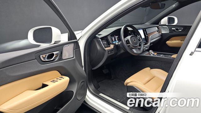 Volvo XC60 (II) B6 Inscirtion 2022 — фото 10