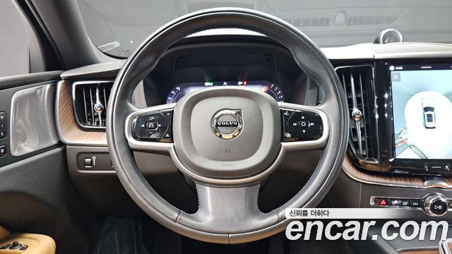 Volvo XC60 (II) B6 Inscirtion 2022 — фото 13
