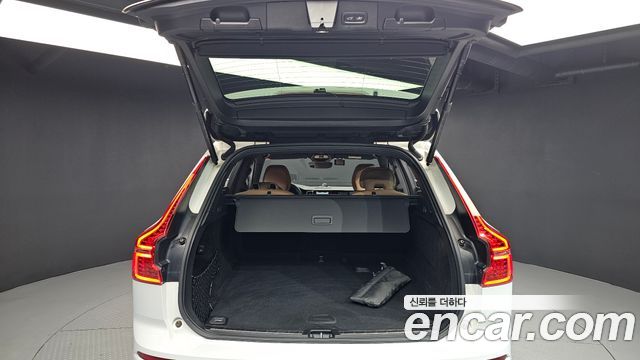 Volvo XC60 (II) B6 Inscirtion 2022 — фото 20