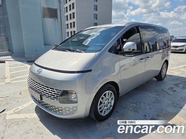 Hyundai Staria Tourer 11-Seater Modern