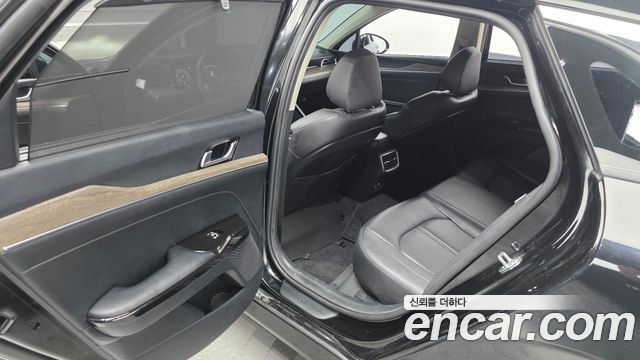Kia K5 (III) 2.0 Noblesse 2023 — фото 11