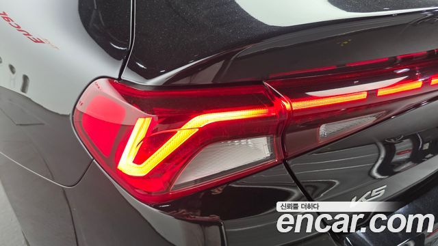 Kia K5 (III) 2.0 Noblesse 2023 — фото 23