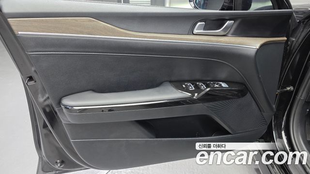 Kia K5 (III) 2.0 Noblesse 2023 — фото 24