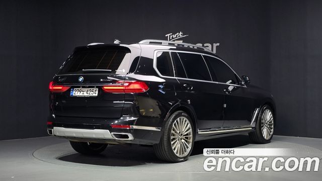 BMW X7 (G07) xDrive 40i Design Pure Excellence 7-Seater 2022 — фото 2