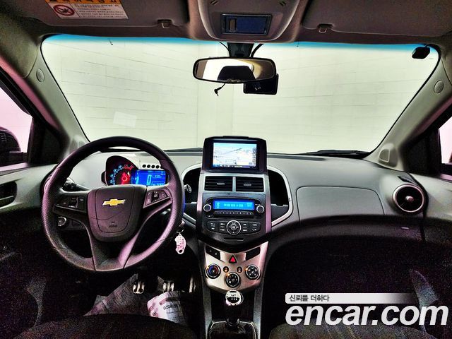Chevrolet Aveo Hatchback 1.4 Turbo LS Standard 2015 — фото 7