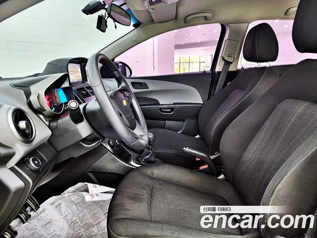 Chevrolet Aveo Hatchback 1.4 Turbo LS Standard 2015 — фото 8