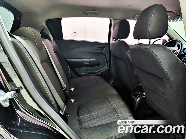 Chevrolet Aveo Hatchback 1.4 Turbo LS Standard 2015 — фото 10