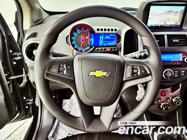 Chevrolet Aveo Hatchback 1.4 Turbo LS Standard 2015 — фото 16
