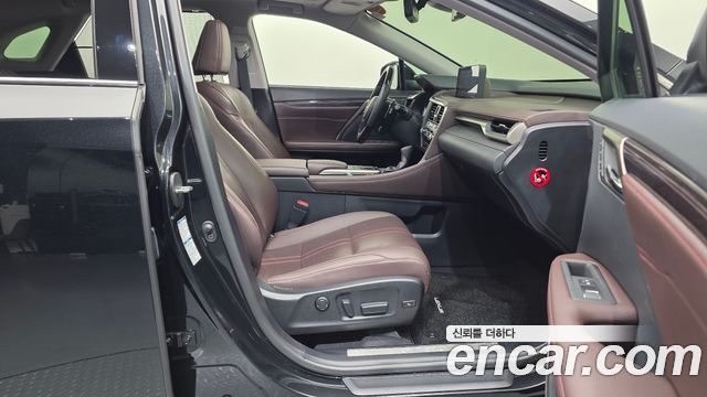 Lexus RX450h (IV) Executive 2022 — фото 11
