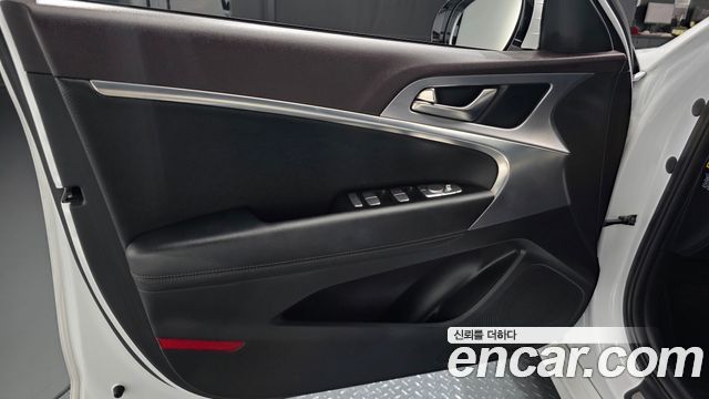 Genesis G70 2.2D Elite 2019 — фото 24
