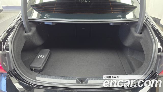 Mercedes-Benz A-Class (W177) AMG A35 4MATIC Sedan 2024 — фото 15