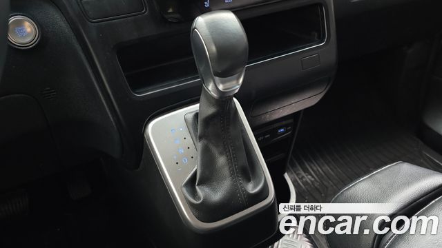 Hyundai Staria Tourer 11-Seater Modern 2022 — фото 9