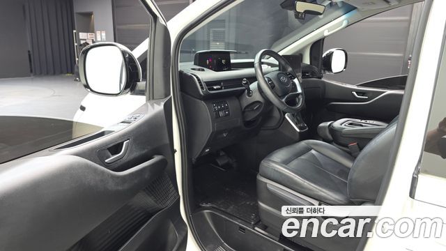 Hyundai Staria Tourer 11-Seater Modern 2022 — фото 10