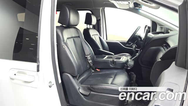 Hyundai Staria Tourer 11-Seater Modern 2022 — фото 26