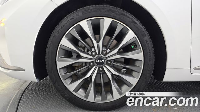 Kia K8 2.5 Gasoline 2WD Noblesse 2022 — фото 5