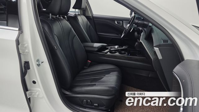 Kia K8 2.5 Gasoline 2WD Noblesse 2022 — фото 11