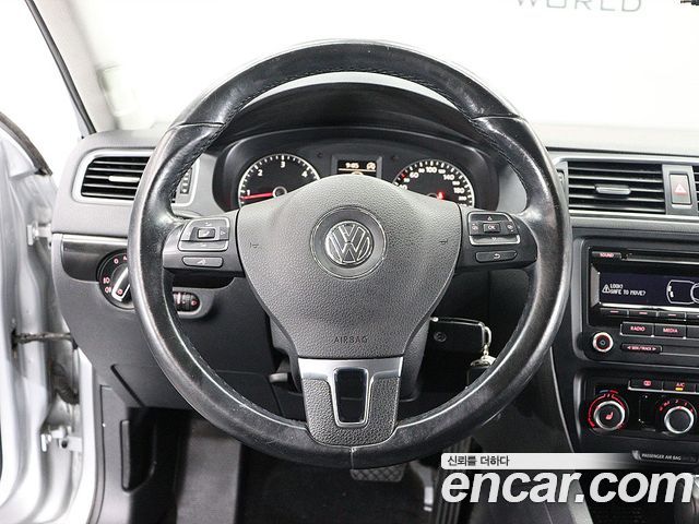 Volkswagen Jetta 1.6 TDI Blue Motion 6th 2014 — фото 8