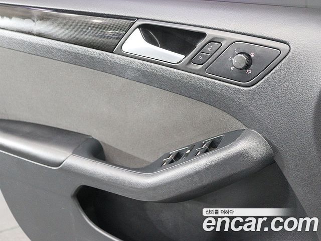 Volkswagen Jetta 1.6 TDI Blue Motion 6th 2014 — фото 18