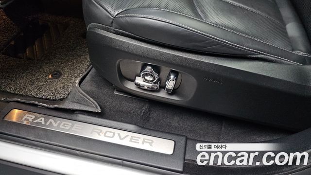 Land Rover Range Rover Evoque 2.0 TD4 HSE 2018 — фото 32