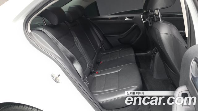 Volkswagen Jetta 2.0 TDI 6th 2014 — фото 11