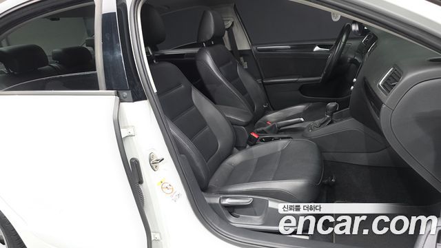 Volkswagen Jetta 2.0 TDI 6th 2014 — фото 12