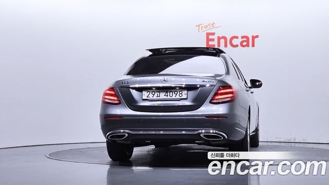 Mercedes-Benz E-Class (W213) E300 4MATIC Exclusive 2019 — фото 4