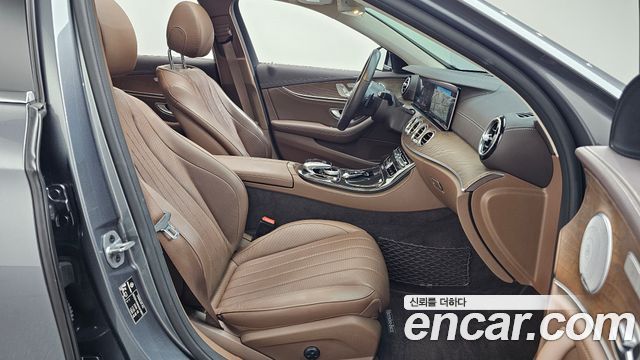 Mercedes-Benz E-Class (W213) E300 4MATIC Exclusive 2019 — фото 11