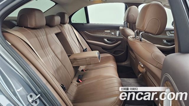 Mercedes-Benz E-Class (W213) E300 4MATIC Exclusive 2019 — фото 12