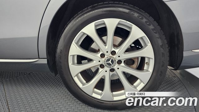 Mercedes-Benz E-Class (W213) E300 4MATIC Exclusive 2019 — фото 21