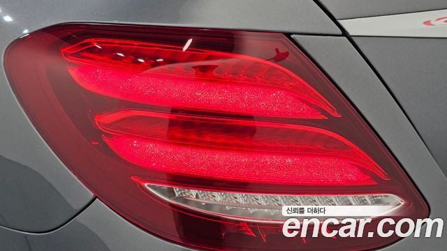 Mercedes-Benz E-Class (W213) E300 4MATIC Exclusive 2019 — фото 23