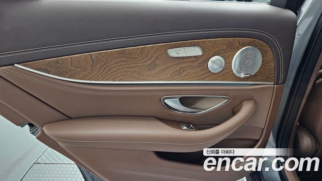 Mercedes-Benz E-Class (W213) E300 4MATIC Exclusive 2019 — фото 25