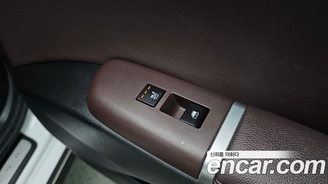 Hyundai Grandeur (GN7) 3.5 LPG 2WD Exclusive 2023 — фото 19