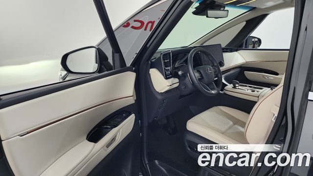 Lexus LM (II) 500h Executive 2025 — фото 10