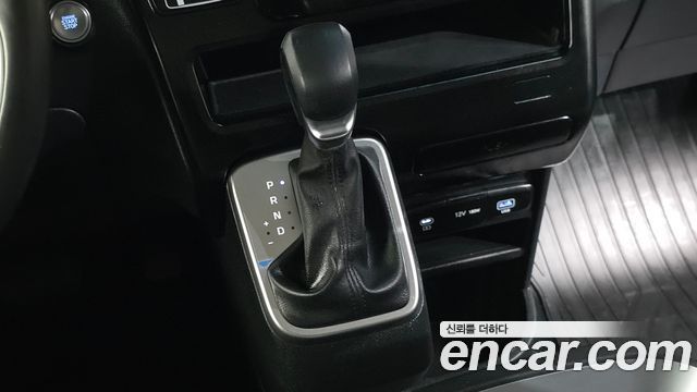 Hyundai Staria L3.5 Cargo 5-Seater Modern 2025 — фото 9