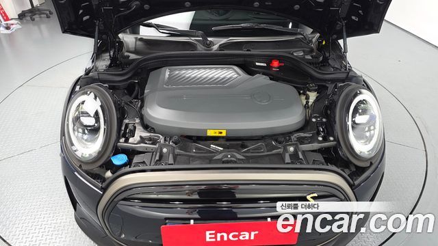 MINI Cooper Electric Resolute Edition 3rd 2023 — фото 6