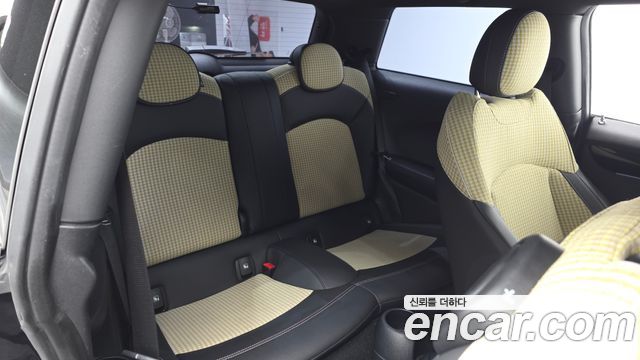 MINI Cooper Electric Resolute Edition 3rd 2023 — фото 15