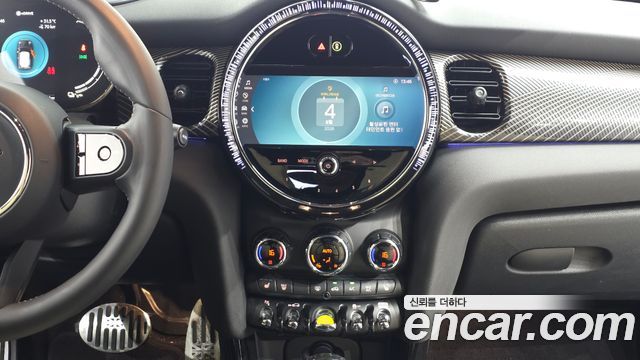 MINI Cooper Electric Resolute Edition 3rd 2023 — фото 17
