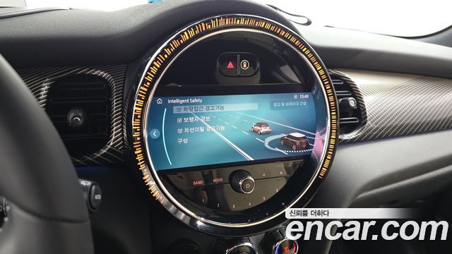 MINI Cooper Electric Resolute Edition 3rd 2023 — фото 19