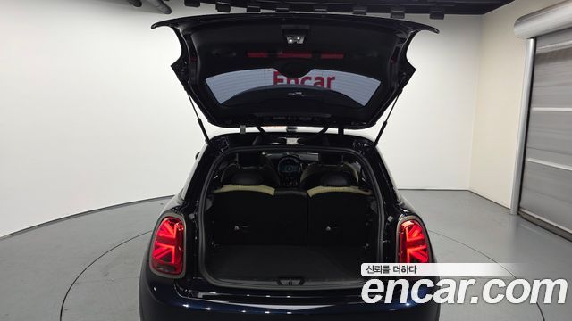 MINI Cooper Electric Resolute Edition 3rd 2023 — фото 24